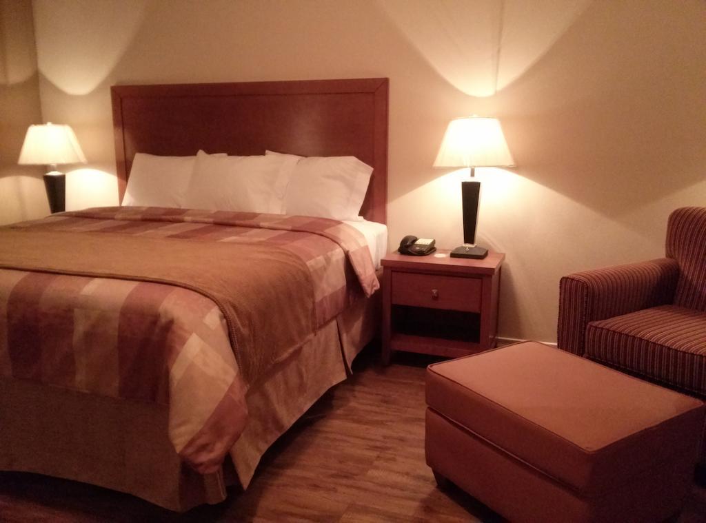 Fieldhouse Inn & Conference Center Kenedy Quarto foto
